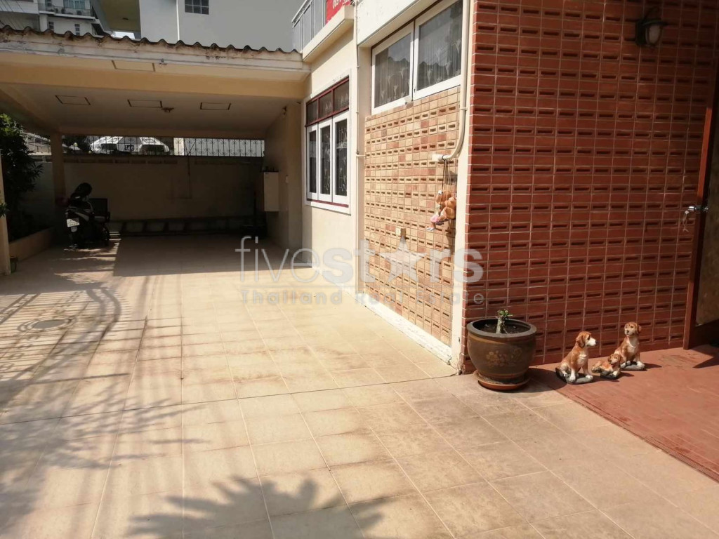3-Bedroom House for Rent in Sathorn, near BTS Chong Nonsi, photo 13