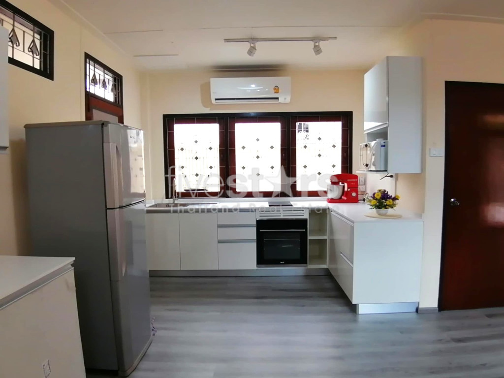 3-Bedroom House for Rent in Sathorn, near BTS Chong Nonsi, photo 5