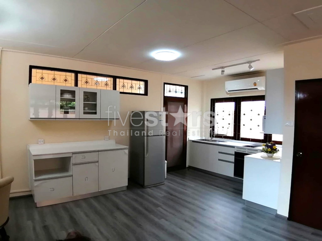 3-Bedroom House for Rent in Sathorn, near BTS Chong Nonsi, photo 6