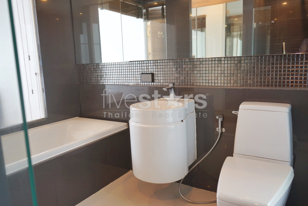 2-bedroom spacious condo for sale in Onnut, photo 9