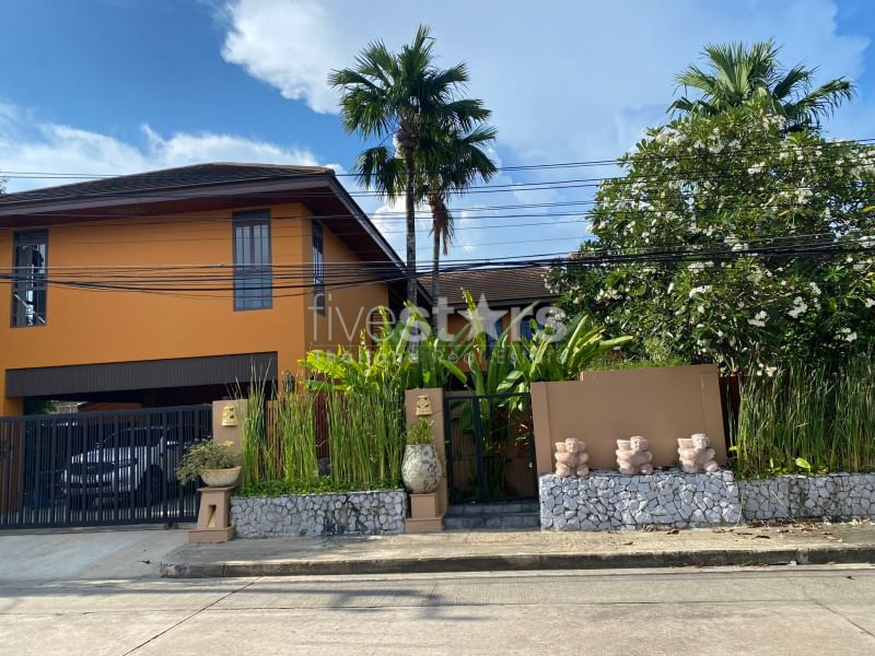 House in compound with private swimming pool 5 bedrooms for rent in Onnut Pattanakan, photo 7