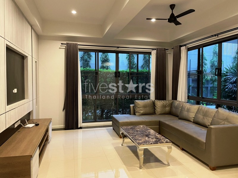 4 bedrooms house in compound for rent in Lasal