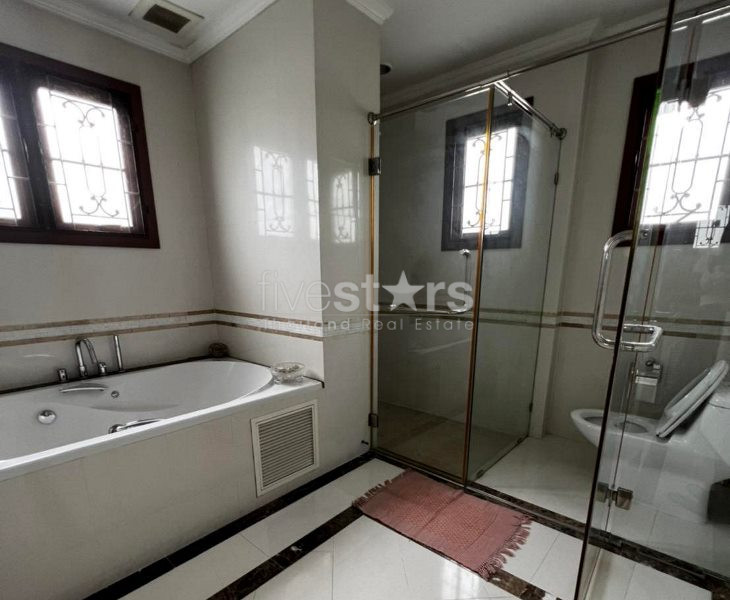 5-bedroom Single house for sale on Pattanakarn, photo 12