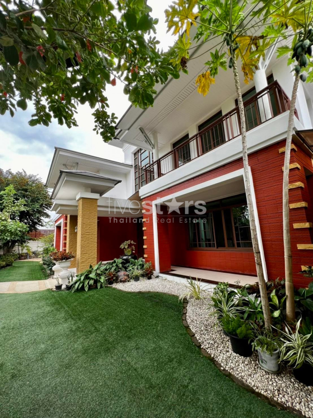 5-bedroom Single house for sale on Pattanakarn, photo 3