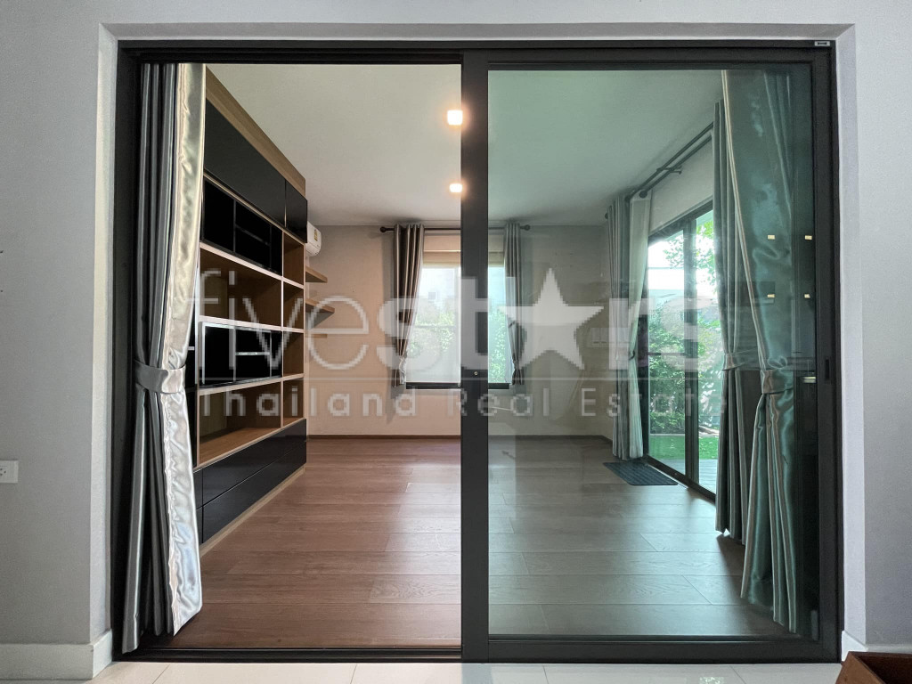 Detached house 4 - Bedroom for sale in Bangna, photo 8