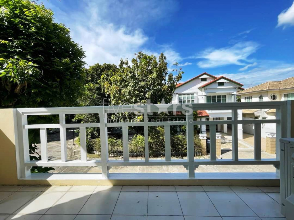 3-bedroom house in compound for rent on Rama 9 - Onnut, photo 13