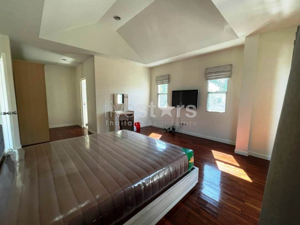 3-bedroom house in compound for sale on Rama 9 - Onnut, photo 9