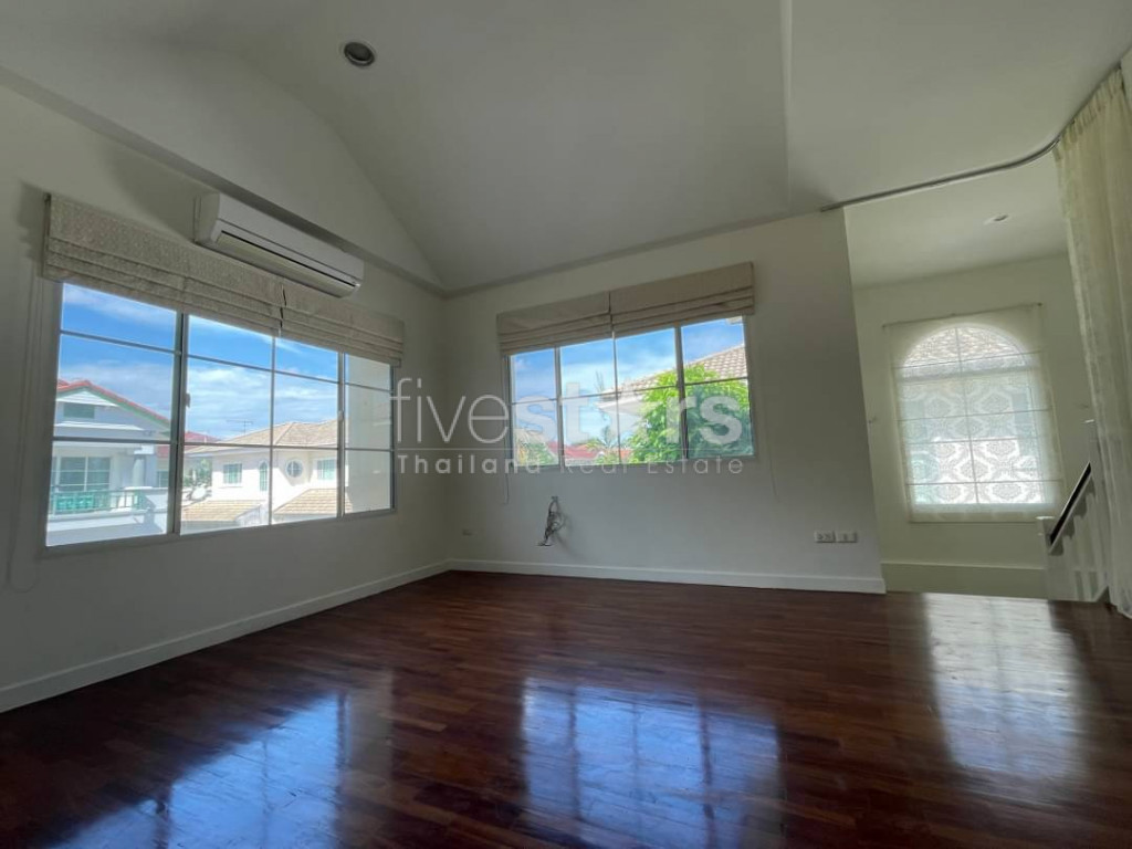 3-bedroom house in compound for sale on Rama 9 - Onnut, photo 7