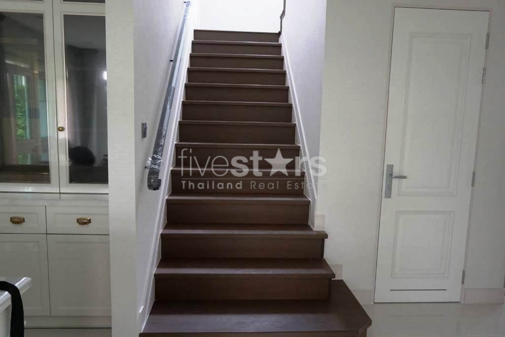 Maison de 4 chambres dans un complexe à louer Bangna-Km.7, photo 7