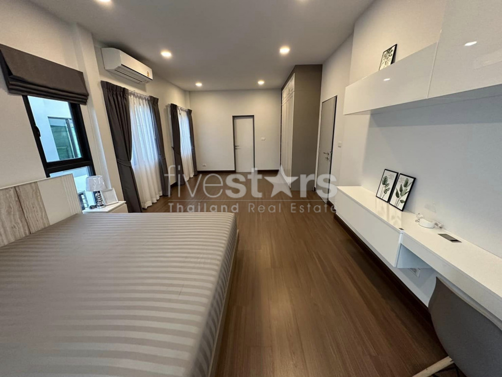 4-bedroom house in compound for rent on Bangna, photo 3