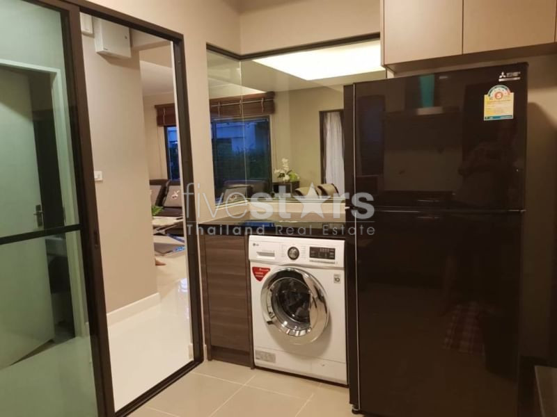 Maison indépendante moderne de 4 chambres à louer à Bangna, photo 12