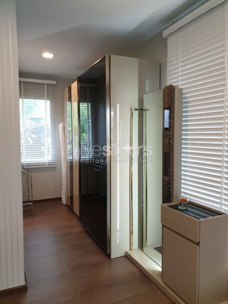 Maison indépendante moderne de 4 chambres à louer à Bangna, photo 9