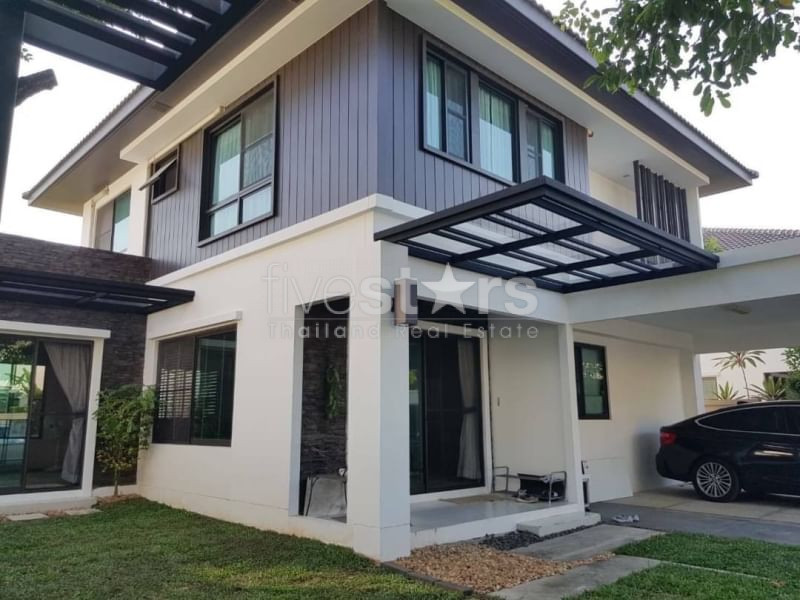 Maison indépendante moderne de 4 chambres à louer à Bangna, photo 2