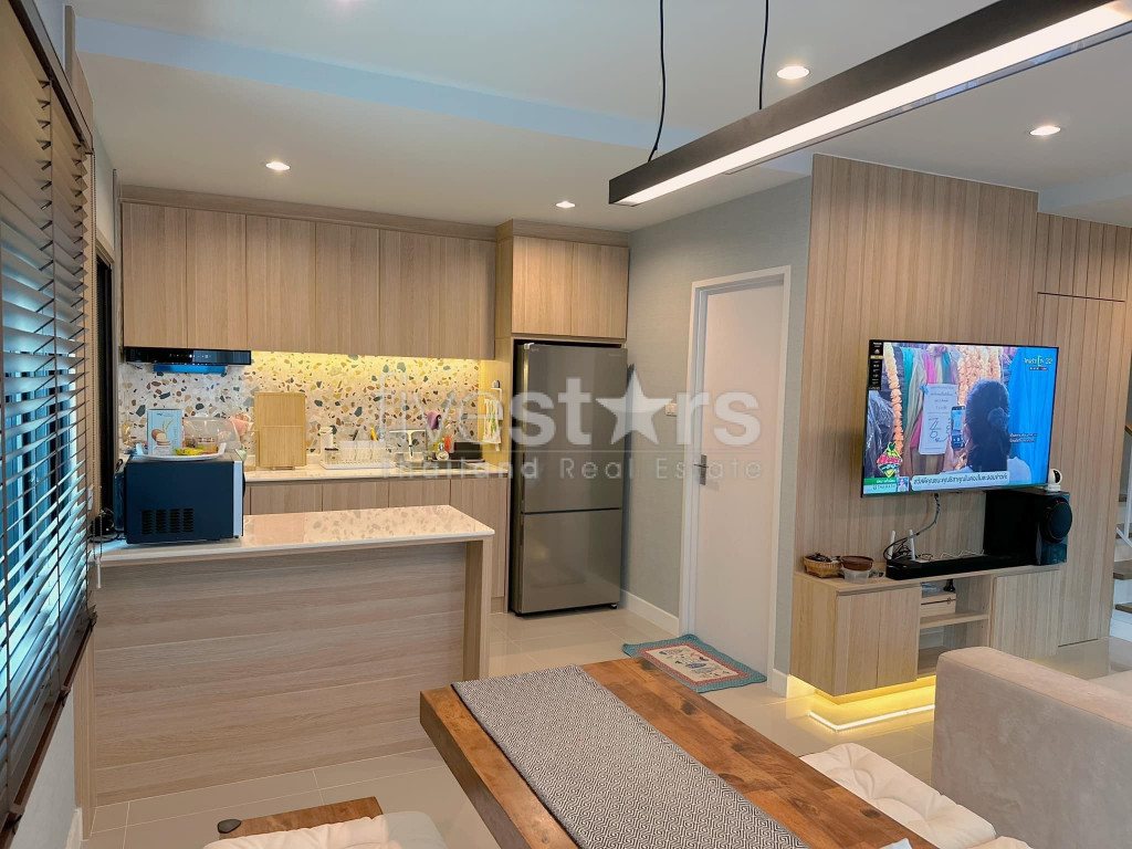 Maison individuelle moderne de 4 chambres à louer sur Bangna, photo 9