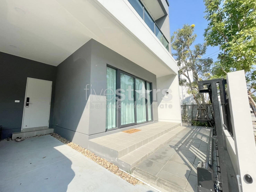Maison Moderne 4 Chambres à louer Bangna, photo 2