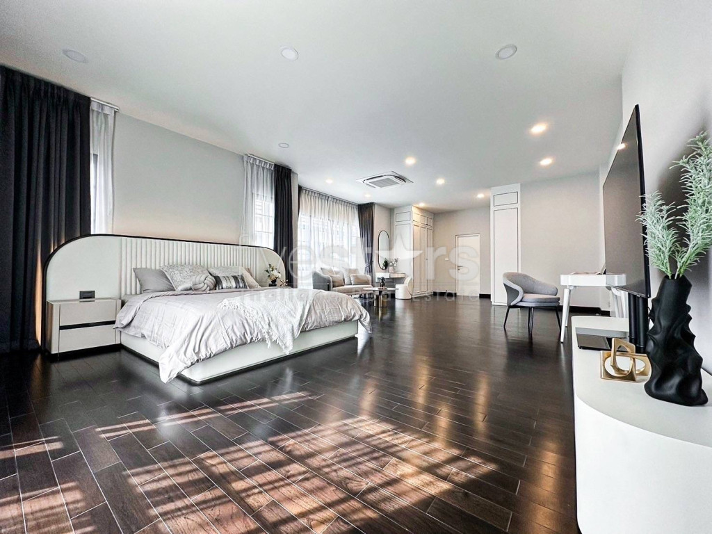 Luxury 4-Bedroom Detached House for Rent in Bangna, photo 6