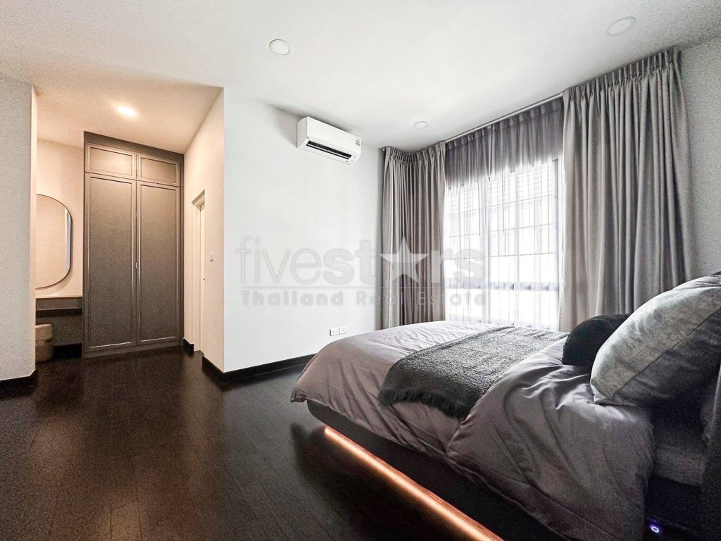 Luxury 4-Bedroom Detached House for Rent in Bangna, photo 10