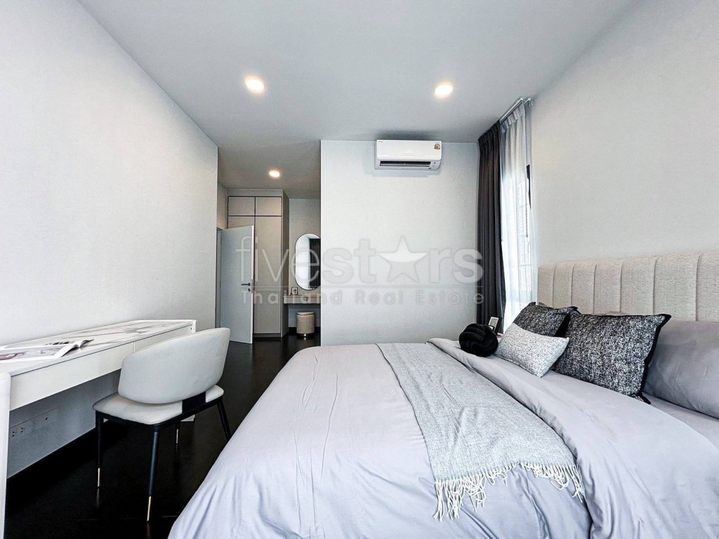 Luxury 4-Bedroom Detached House for Rent in Bangna, photo 13