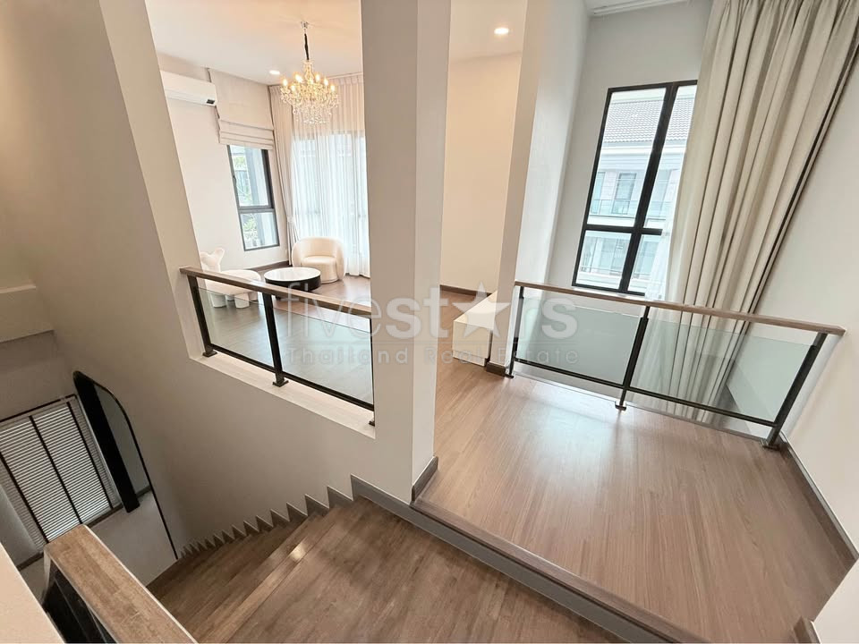 Maison de Luxe Moderne de 4 Chambres à Louer à Bangna, photo 8