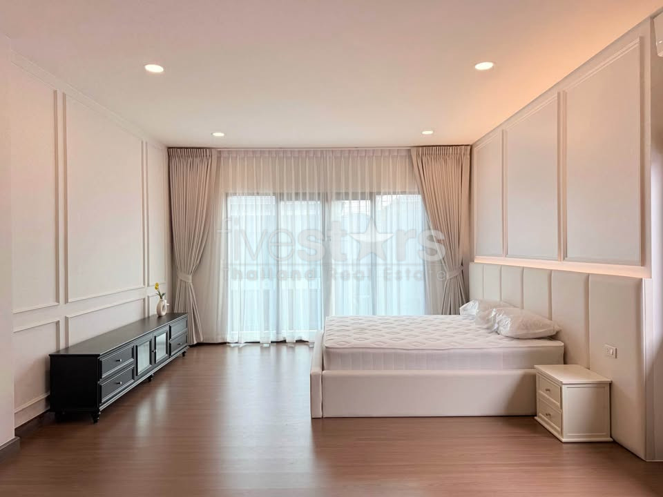 Maison de Luxe Moderne de 4 Chambres à Louer à Bangna, photo 10