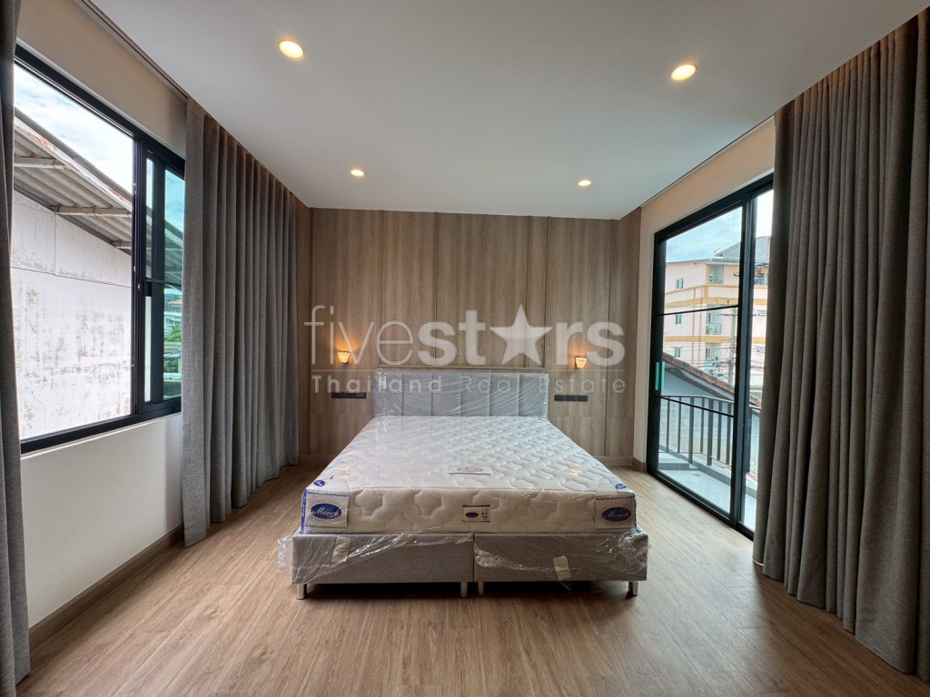 Private 4-bedroom pool villa for rent in Onnut, photo 12