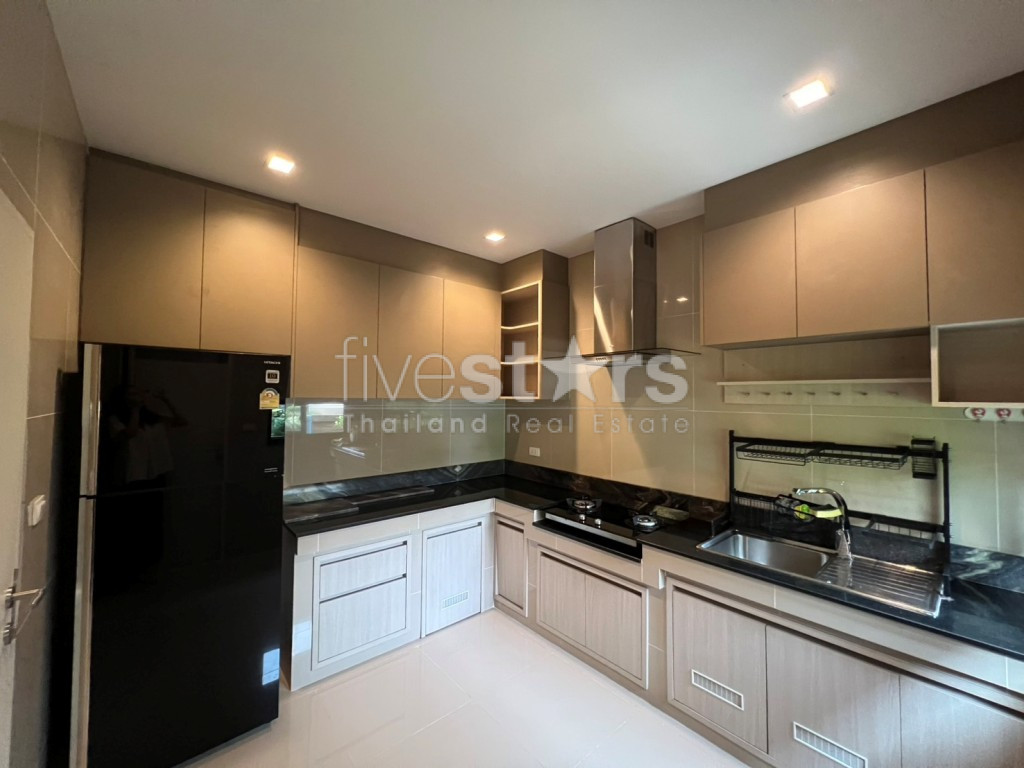 Burasiri Wongwaen–Onnut | House for Sale in a Secure Compound, photo 8