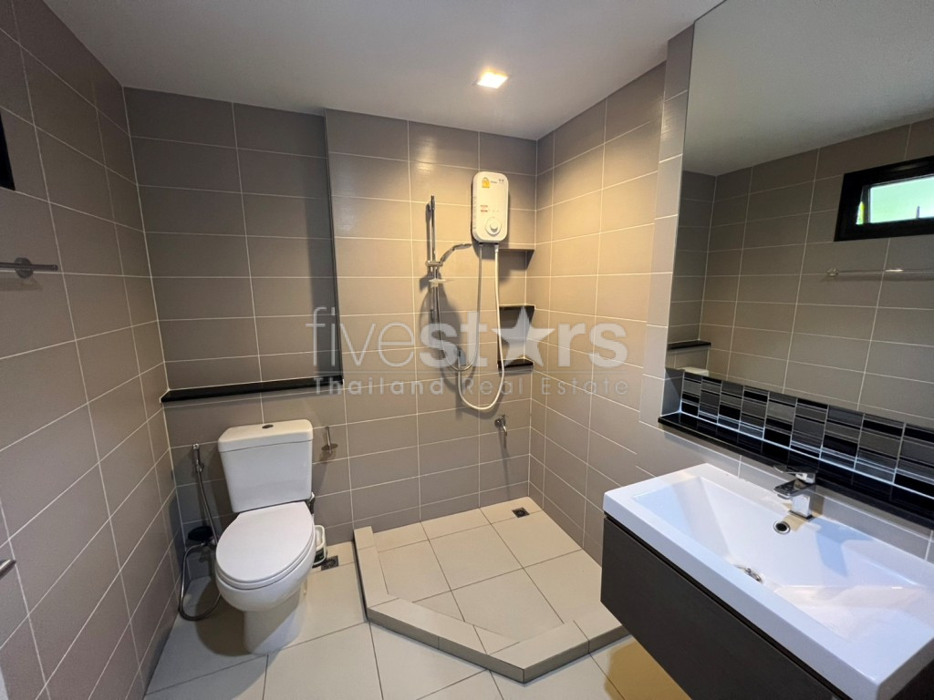 Burasiri Wongwaen–Onnut | House for Sale in a Secure Compound, photo 14