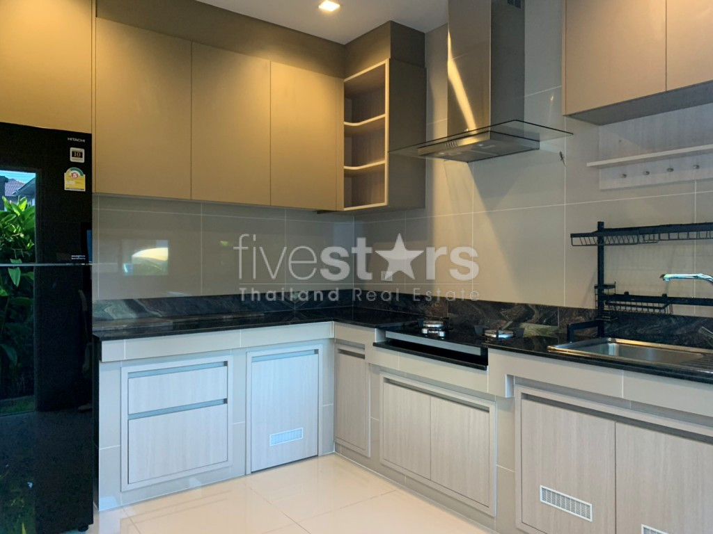 Burasiri Wongwaen–Onnut | House for Sale in a Secure Compound, photo 15