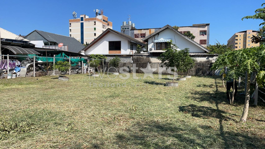Land for sale located On-nut to Srinagarindra