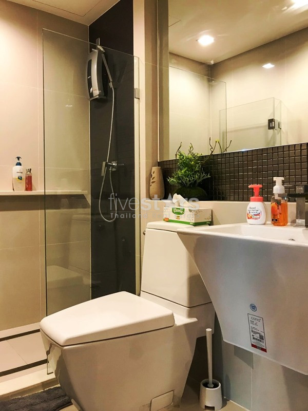 2 bedrooms condo for sale close to BTS Onnut, photo 11