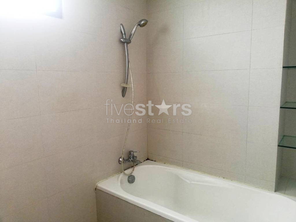 Grand condo de 2 chambres à louer près du BTS Onnut, photo 14