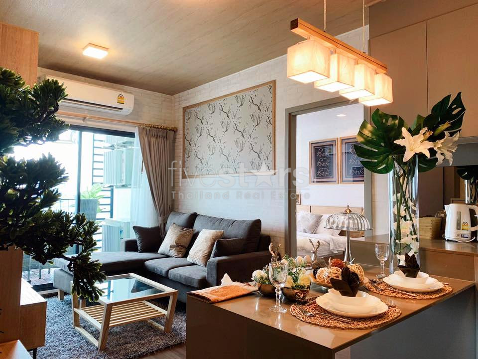Modern 2 bedrooms condo for rent close to BTS Bangchak