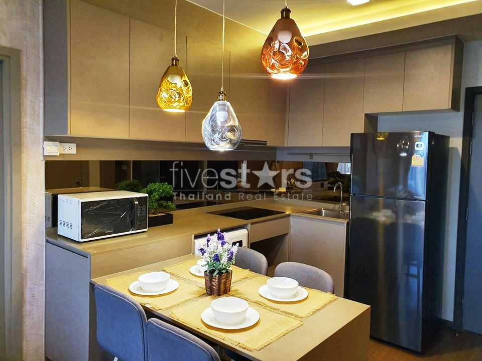 Appartement neuf de 2 chambres proche du BTS Bangchak, photo 3