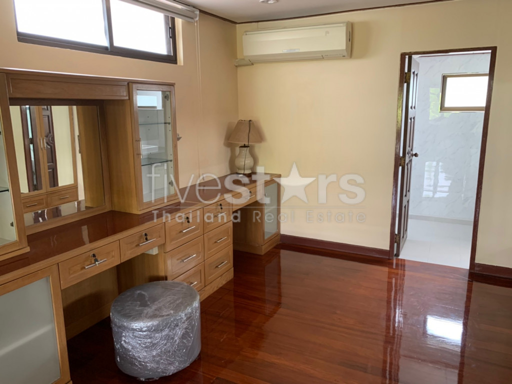 House with private garden 4 bedrooms for rent in Onnut, photo 13