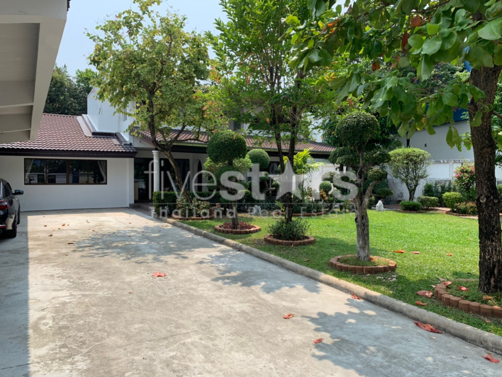 House with private garden 4 bedrooms for rent in Onnut, photo 2