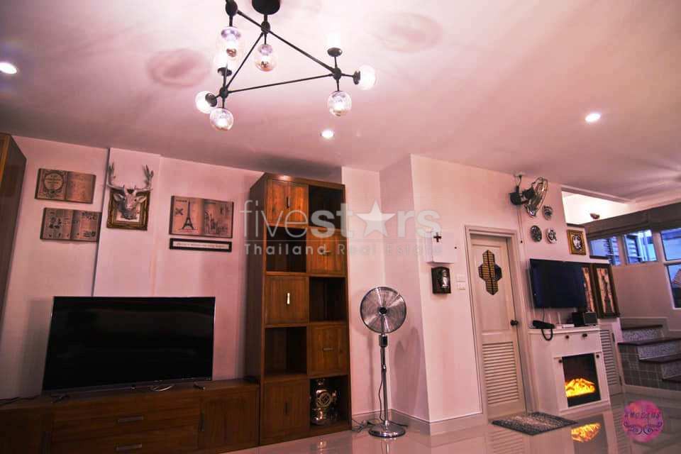 Town house in compound 4 bedrooms for rent near BTS Bangchak, photo 6