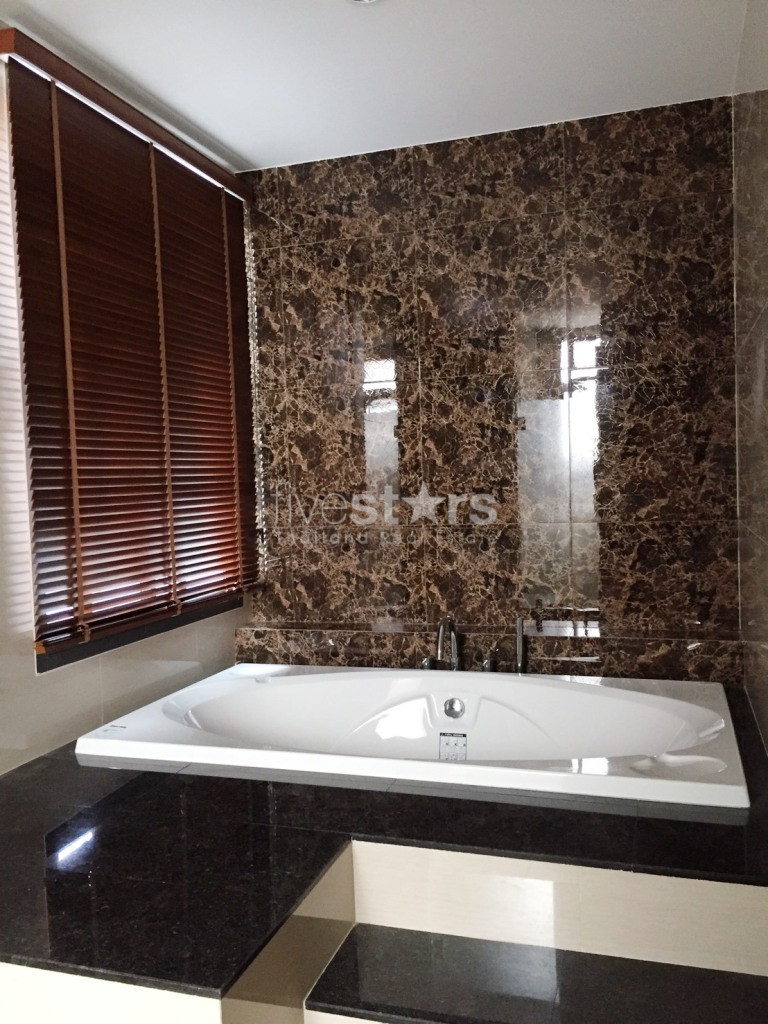 5 bedrooms house for rent near Bangkok Pattana School, photo 14