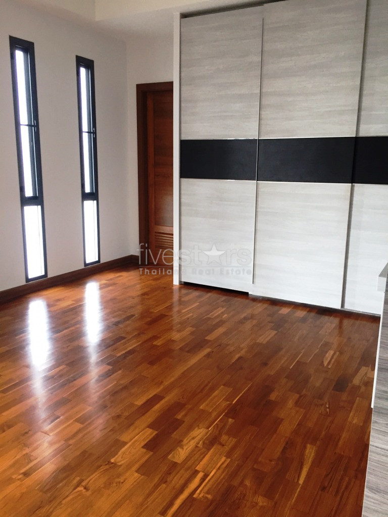 5 bedrooms house for rent near Bangkok Pattana School, photo 12