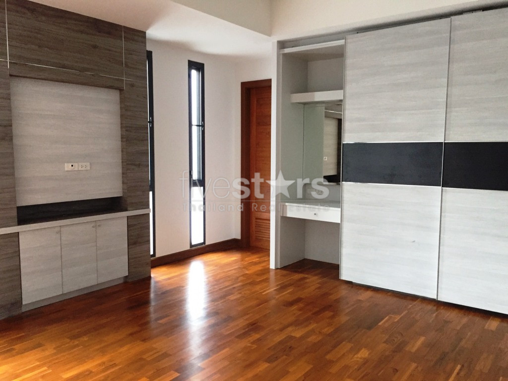 5 bedrooms house for rent near Bangkok Pattana School, photo 11