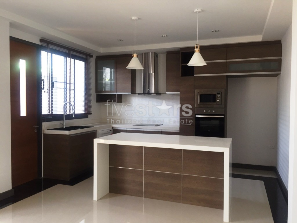 5 bedrooms house for rent near Bangkok Pattana School, photo 6