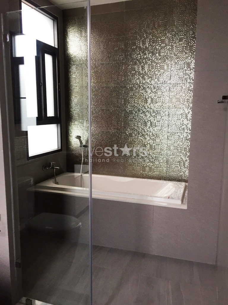 5 bedrooms house for rent near Bangkok Pattana School, photo 13