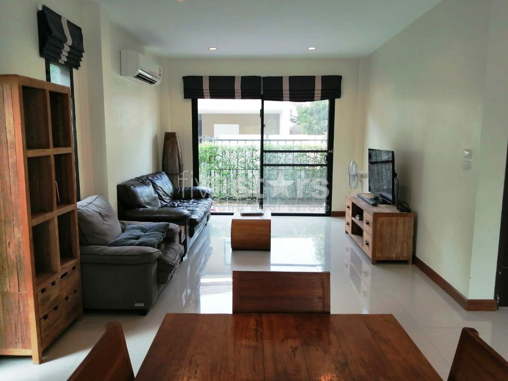Maison à louer dans une résidence sécurisée près de l'avenue Srinakarin, photo 2
