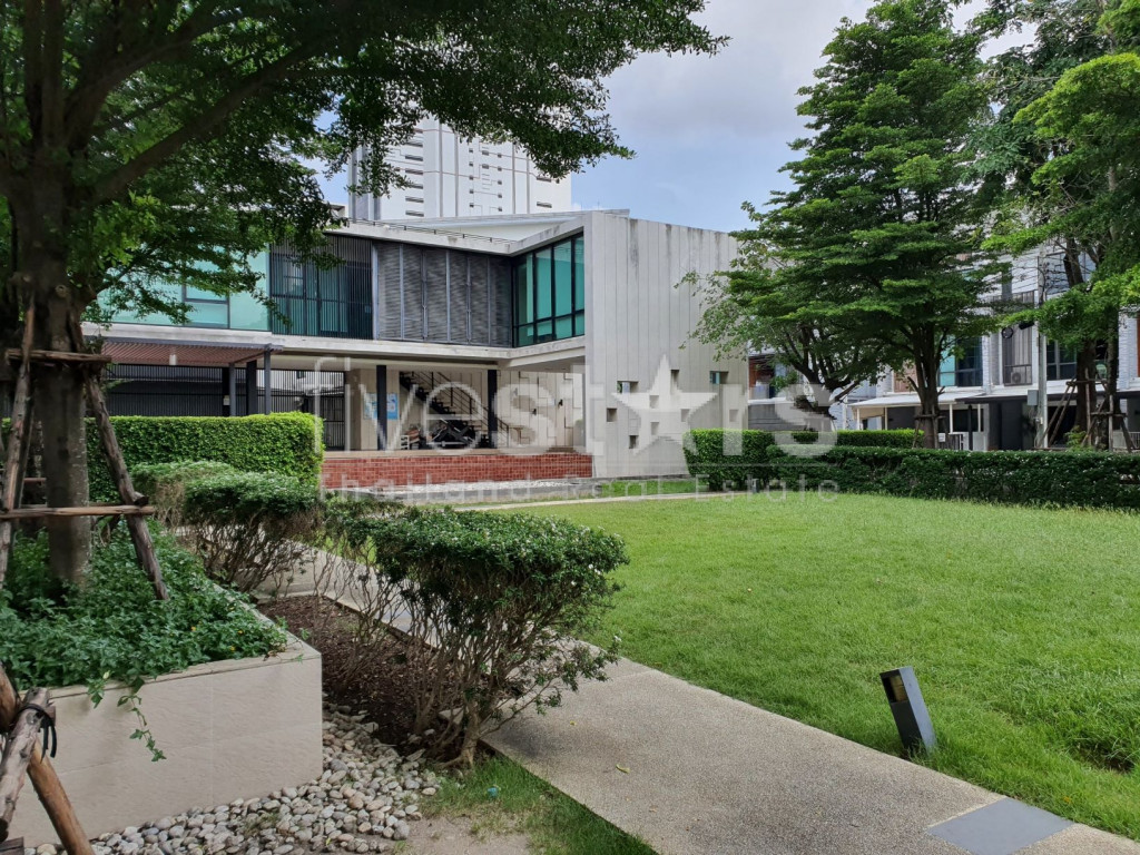 Maison de ville de 3 chambres à louer à Bangna, photo 2