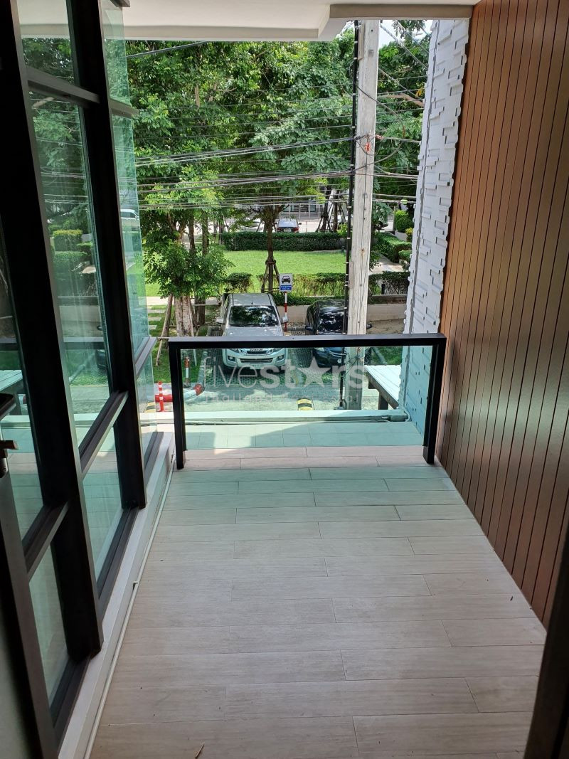Maison de ville de 3 chambres à louer à Bangna, photo 6