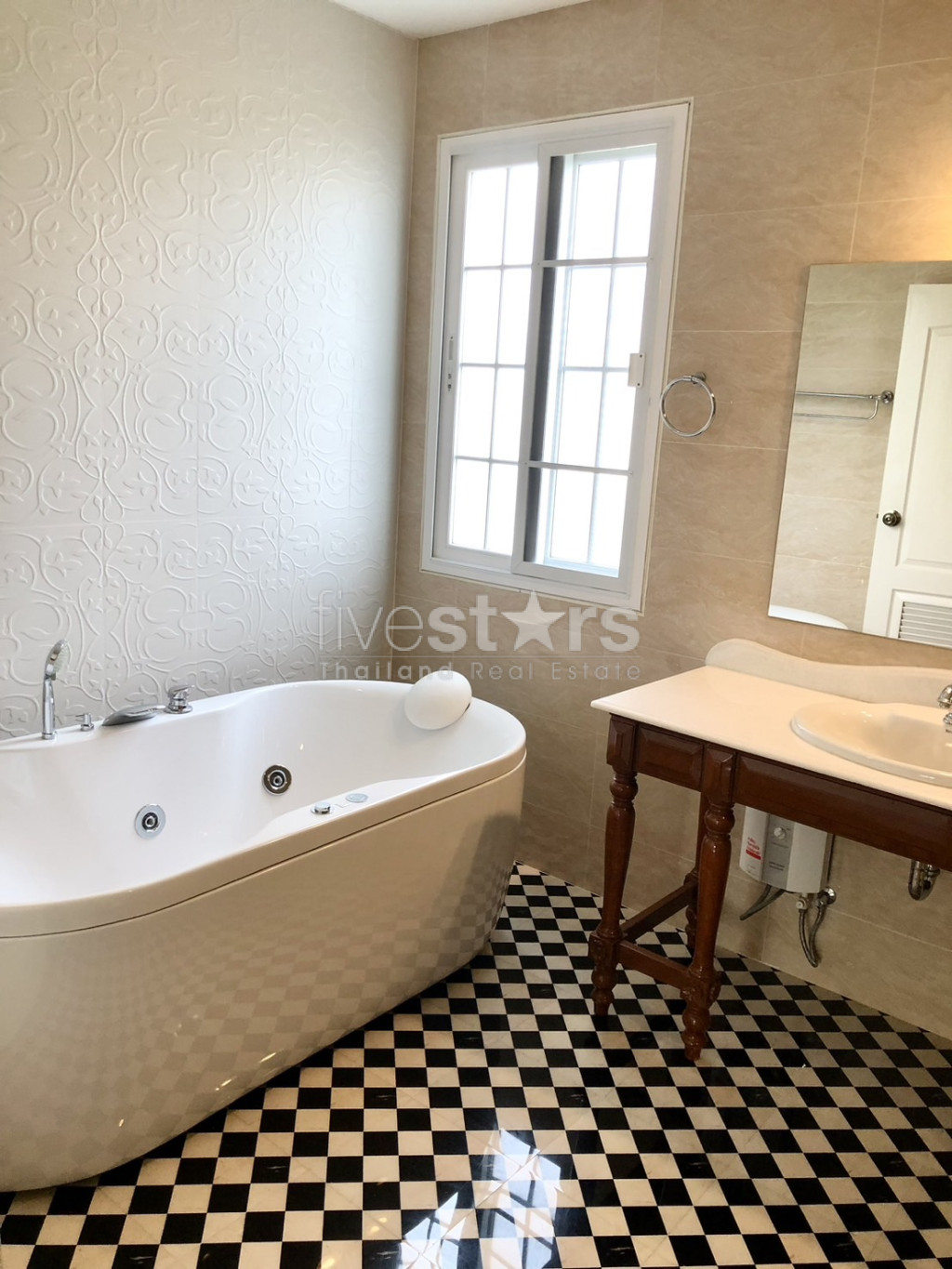 Stunning 4-Bedroom House in Bangna, Near BTS Si Lam (Yellow Line), photo 18