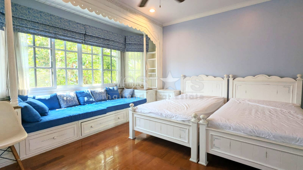 Charming 3-Bedroom House Near BTS Bearing, photo 10