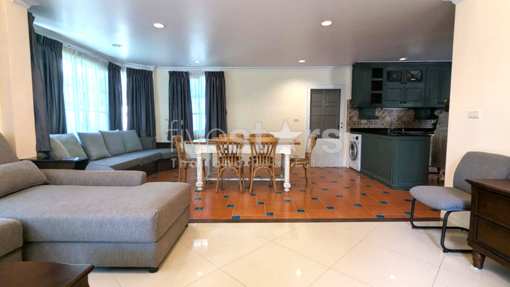 Charming 3-Bedroom House Near BTS Bearing, photo 5
