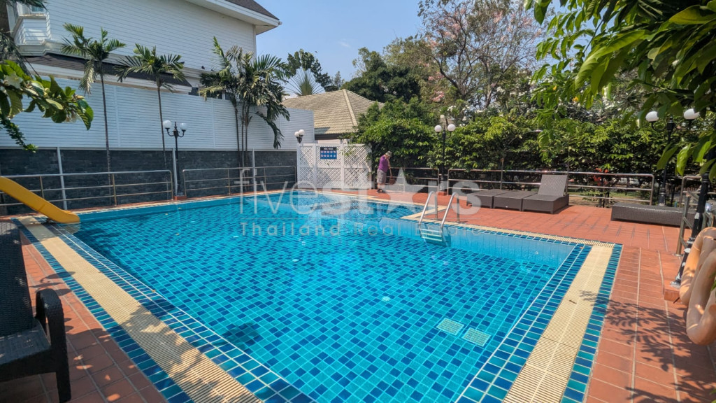 Charming 3-Bedroom House Near BTS Bearing, photo 18