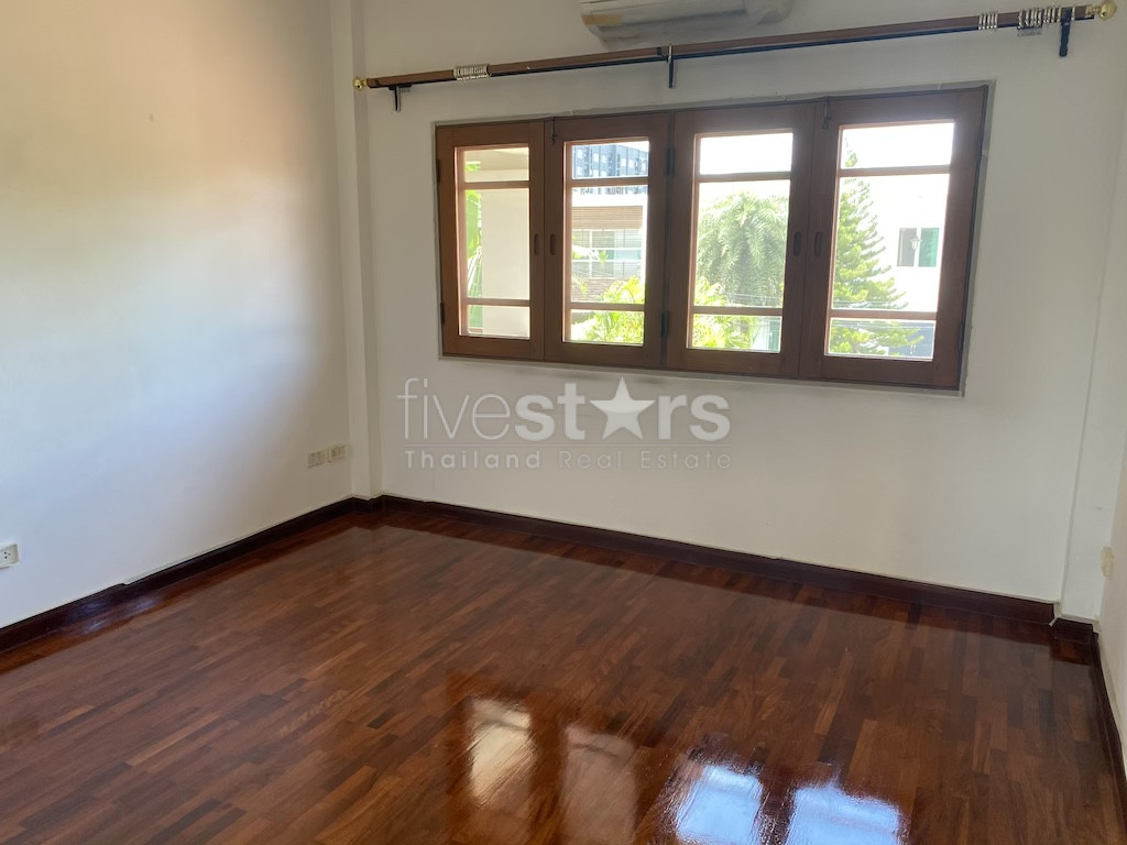 maison 5 chambres à louer quartier Pattanakarn/Onnut, photo 12
