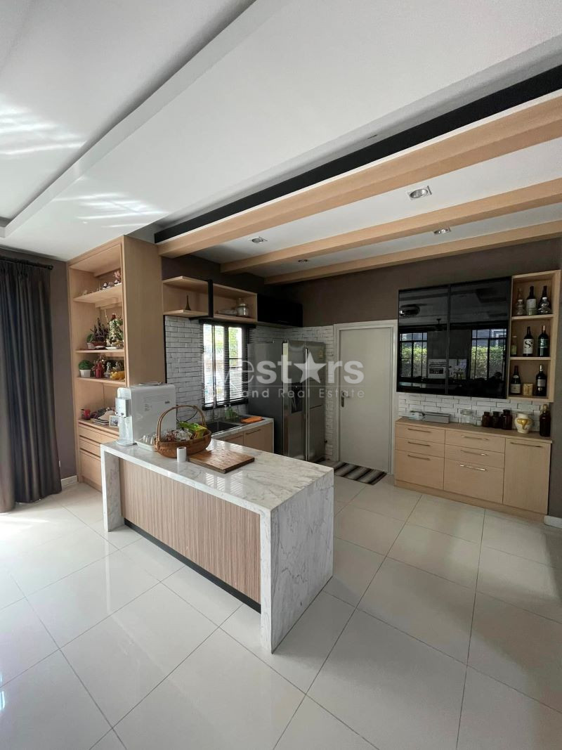 Modern House 4-Bedroom for sale on Pattanakarn, photo 10